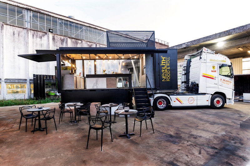 Neolith food and roll_camion